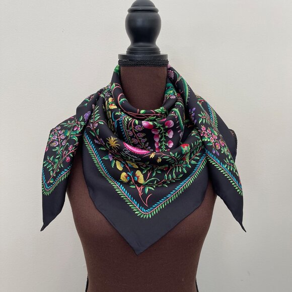 New Gucci Scarf Classic Flora Print Multicolor GG Logo Black Silk Wrap - Picture 11 of 14